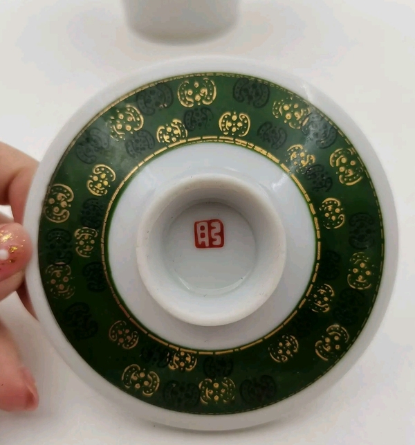 古玩陶瓷六十至八十年代綠彩描金花卉紋蓋杯拍賣,當(dāng)前價格220元