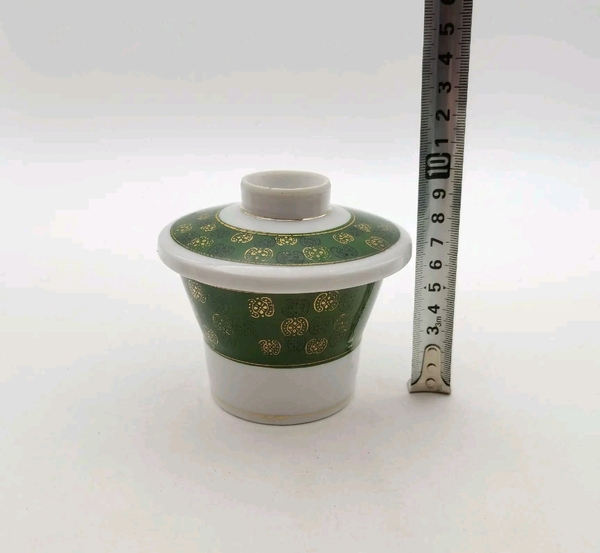 古玩陶瓷六十至八十年代綠彩描金花卉紋蓋杯拍賣,當(dāng)前價格220元