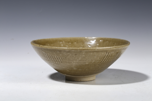 古玩陶瓷青釉劃花碗拍賣,當(dāng)前價格5800元