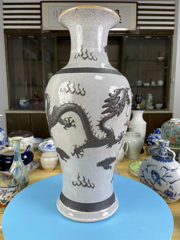 古玩陶瓷民國 極品哥釉二龍戲珠觀音瓶拍賣,當前價格12000元