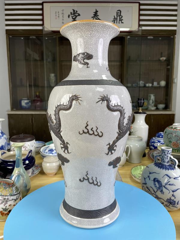 古玩陶瓷民國 極品哥釉二龍戲珠觀音瓶拍賣,當前價格12000元