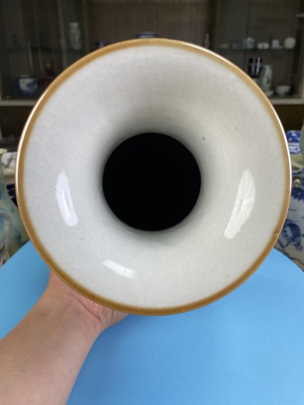 古玩陶瓷民國 極品哥釉二龍戲珠觀音瓶拍賣,當前價格12000元