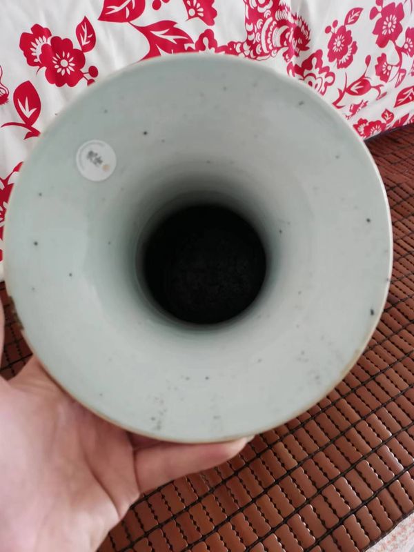 古玩陶瓷黃地花間龍紋粉彩撇口瓶拍賣,當前價格28000元