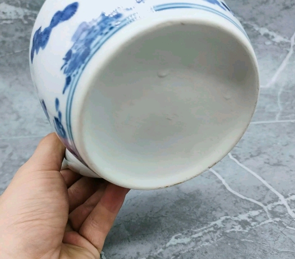 古玩陶瓷上世紀八十年代嬰戲紋青花提梁壺拍賣,當前價格260元