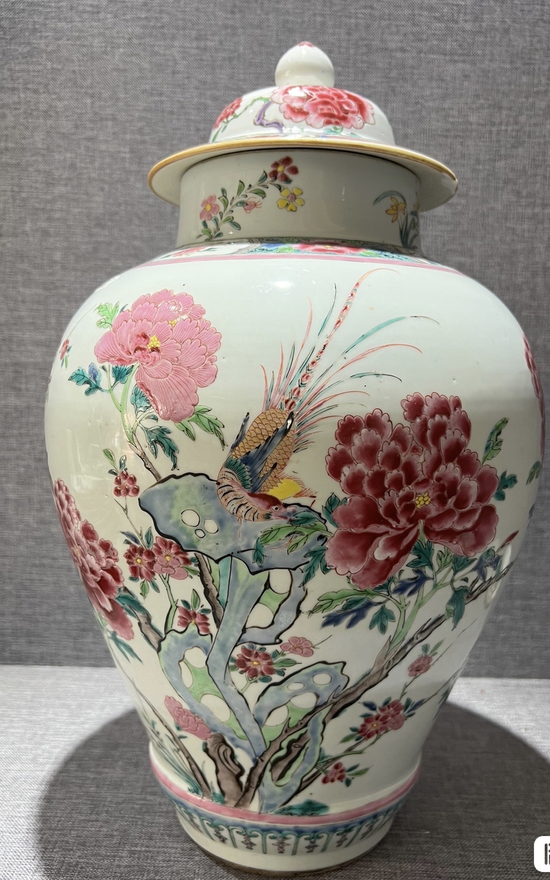 域鉴古玩】清代乾隆花鸟纹粉彩将军罐鉴定结果_清代乾隆花鸟纹粉