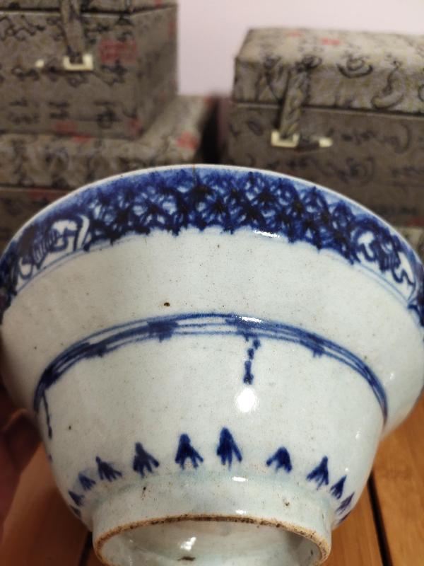 古玩陶瓷清康熙-青花锦地八宝纹折腰碗拍卖，当前价格366元
