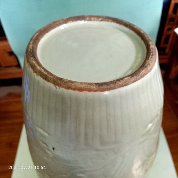 古玩陶瓷清中豆青釉印花撇口瓶拍賣,當前價格2888元