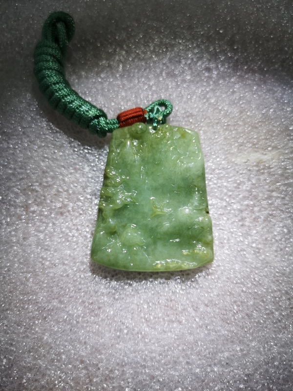 古玩玉器山水牌子拍賣,當前價格260元
