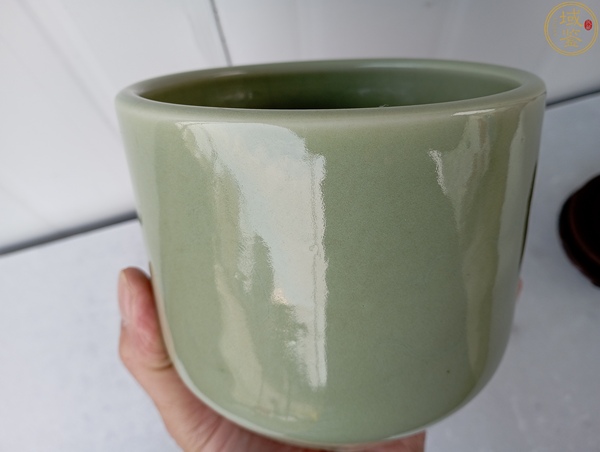 古玩陶瓷豆青釉三足筒式爐拍賣,當前價格2000元