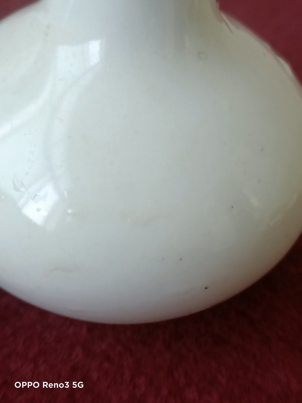 古玩陶瓷出口創匯期白釉荸薺瓶拍賣,當前價格360元