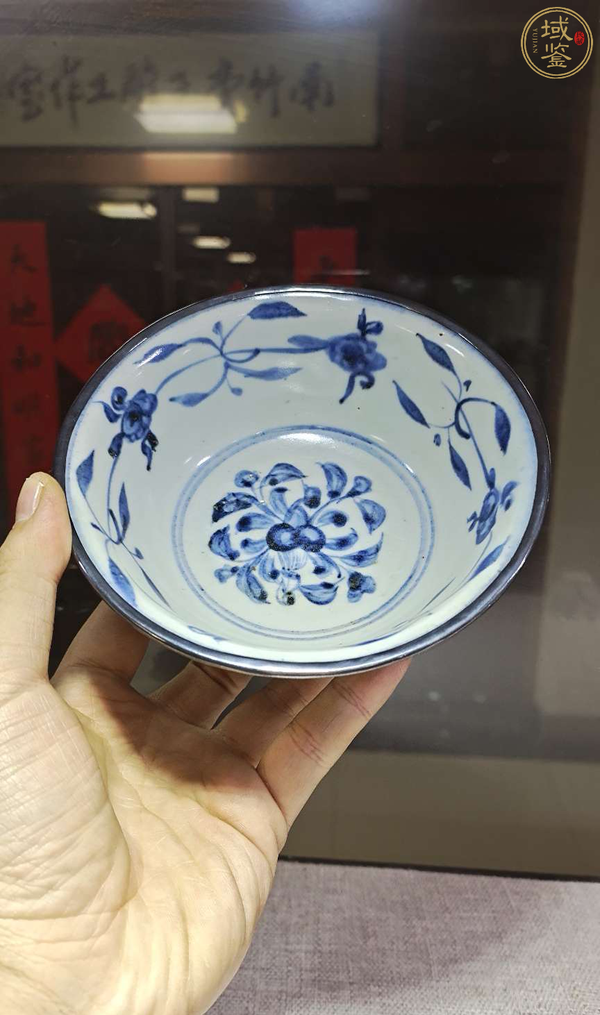 古玩陶瓷明成化青花 秋葵紋宮碗(有保真卡)拍賣,當前價格10800元