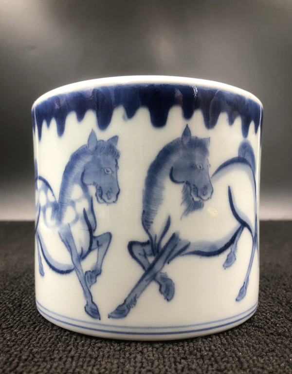 古玩轉(zhuǎn)賣民國馬紋青花筆筒拍賣,當前價格499元