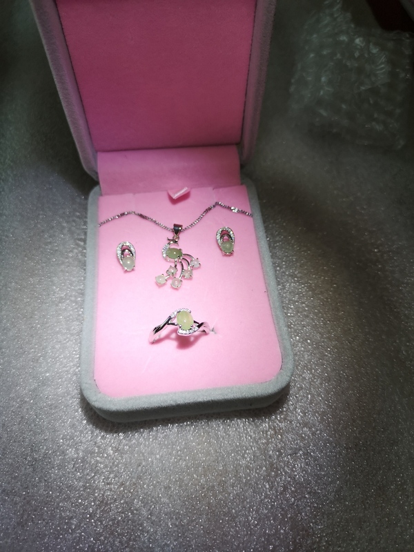 古玩玉器翡翠首飾拍賣(mài),當(dāng)前價(jià)格550元