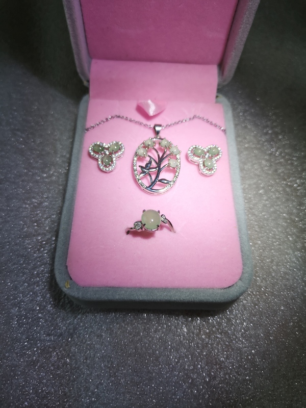 古玩玉器翡翠首飾套裝拍賣,當(dāng)前價(jià)格550元