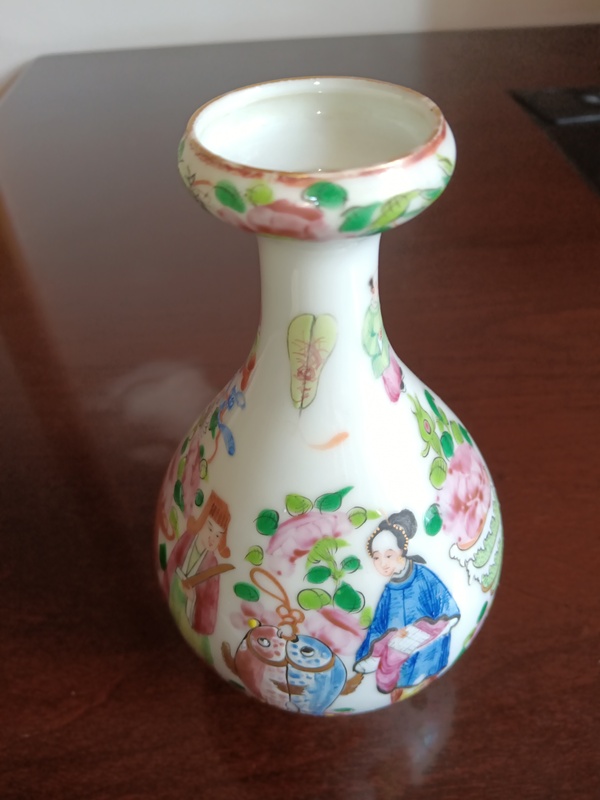 古玩陶瓷晚清人物紋廣彩洗口瓶拍賣,當前價格3980元