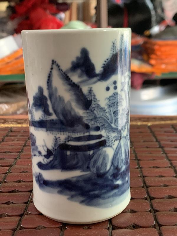 古玩陶瓷晚清風格山水紋青花筆筒拍賣,當前價格3800元