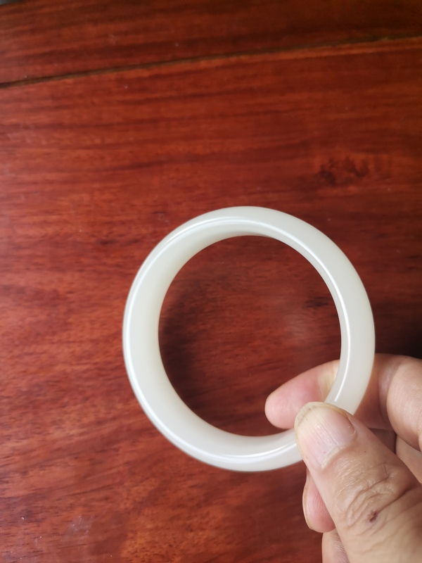 古玩玉器韓料玉手鐲拍賣,當(dāng)前價(jià)格520元