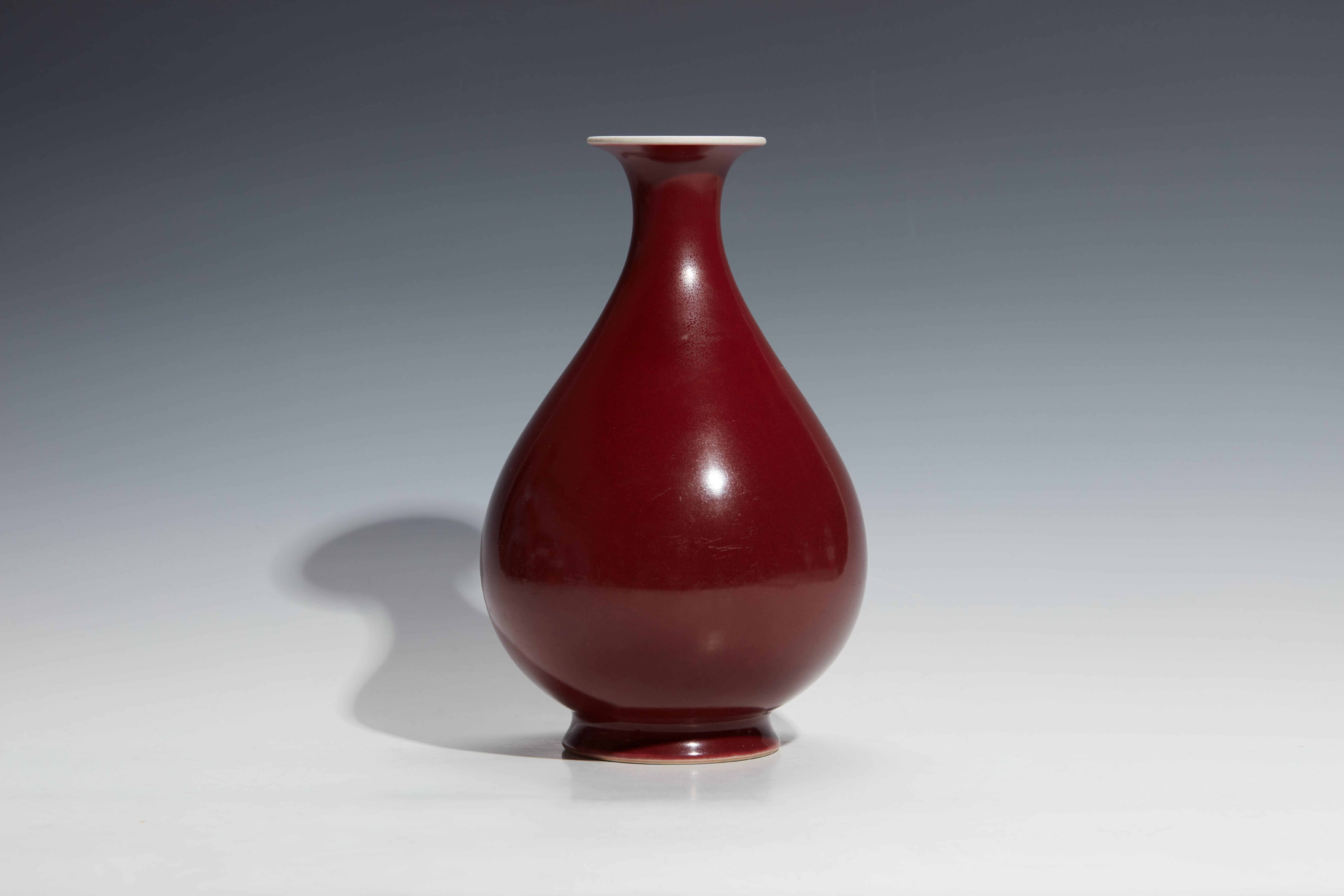 中国缸豆紅釉玉壺春瓶VR7329