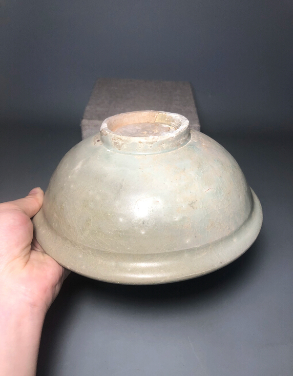 古玩陶瓷(精品細路)龍泉釉纏枝花卉紋大碗拍賣,當前價格0元