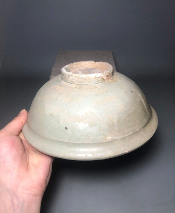 古玩陶瓷(精品細路)龍泉釉纏枝花卉紋大碗拍賣,當前價格0元