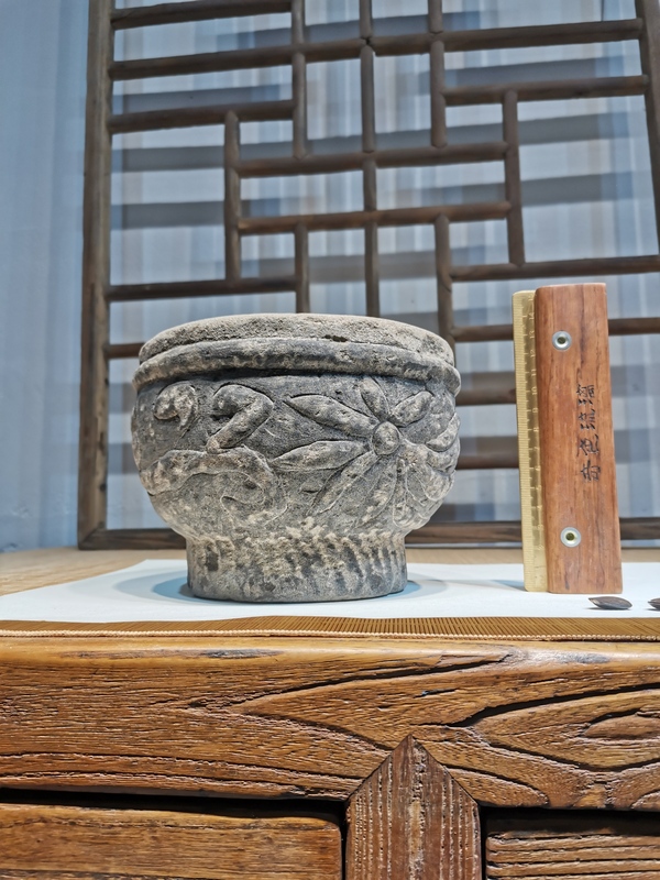 古玩轉(zhuǎn)賣石臼拍賣，當(dāng)前價格688元
