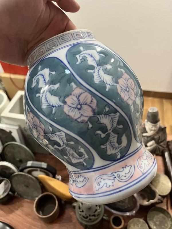 古玩陶瓷花卉紋蓋罐拍賣,當前價格10元