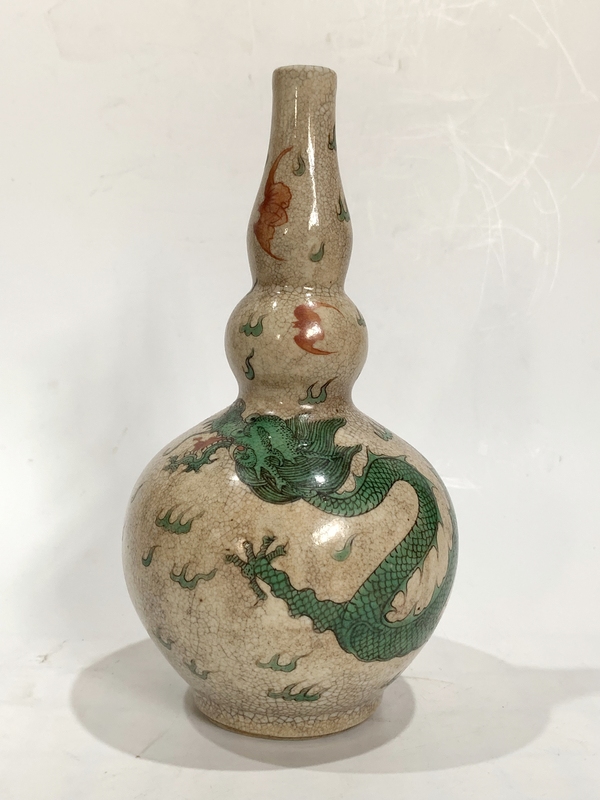 古玩陶瓷晚清哥釉紅綠彩龍紋葫蘆瓶拍賣,當(dāng)前價格0元