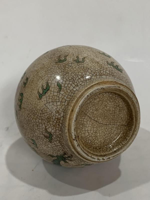 古玩陶瓷晚清哥釉紅綠彩龍紋葫蘆瓶拍賣,當(dāng)前價格0元