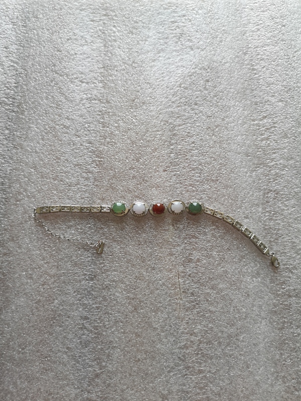 古玩玉器翡翠手鏈拍賣,當(dāng)前價(jià)格580元