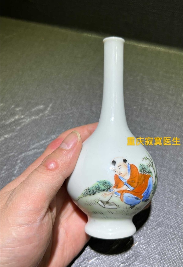 古玩陶瓷粉彩嬰戲圖長頸瓶拍賣，當(dāng)前價格7700元