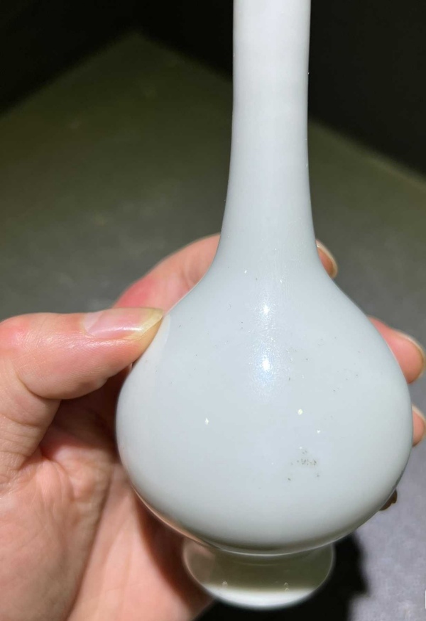 古玩陶瓷粉彩嬰戲圖長頸瓶拍賣，當(dāng)前價格7700元