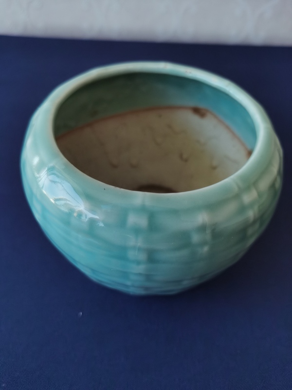 古玩陶瓷創(chuàng)匯期?綠釉竹簍型水盂拍賣，當(dāng)前價格886元