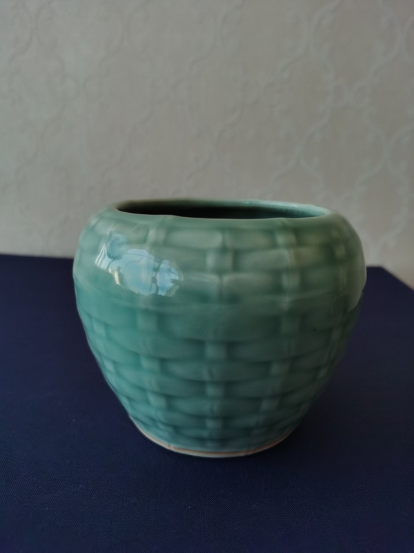 古玩陶瓷創(chuàng)匯期?綠釉竹簍型水盂拍賣，當(dāng)前價格886元