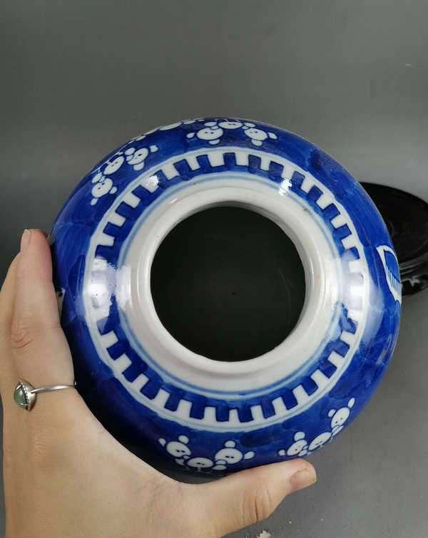 古玩陶瓷青花冰梅紋罐拍賣,當前價格1999元