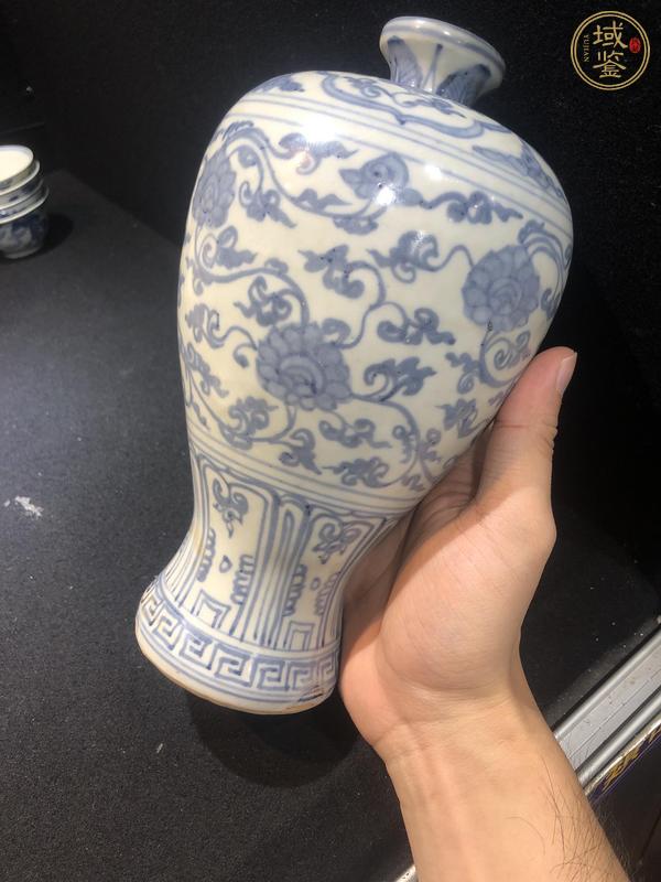 古玩銅器青花纏枝花卉紋梅瓶真品鑒賞圖