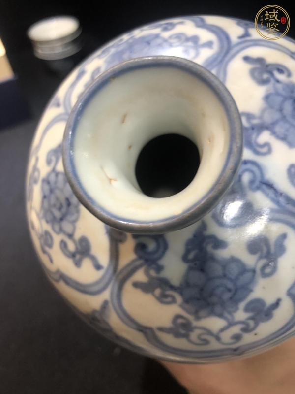 古玩銅器青花纏枝花卉紋梅瓶真品鑒賞圖