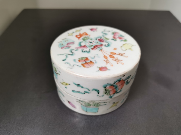古玩陶瓷粉彩博古粉盒拍賣,當前價格1500元