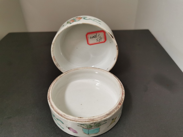 古玩陶瓷粉彩博古粉盒拍賣，當(dāng)前價(jià)格1500元