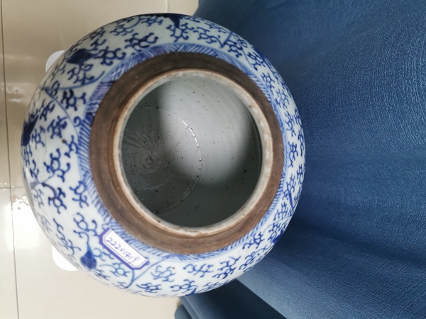 古玩陶瓷雍正花卉紋青花蓋罐拍賣，當(dāng)前價(jià)格2360元