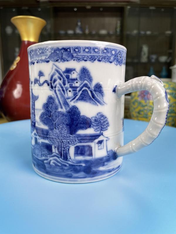 古玩陶瓷清乾隆 極品細路青花樓臺亭閣山水紋執杯拍賣,當前價格950元