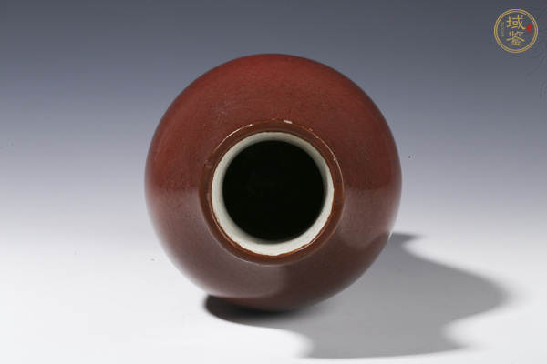 古玩陶瓷紅釉觀音瓶真品鑒賞圖