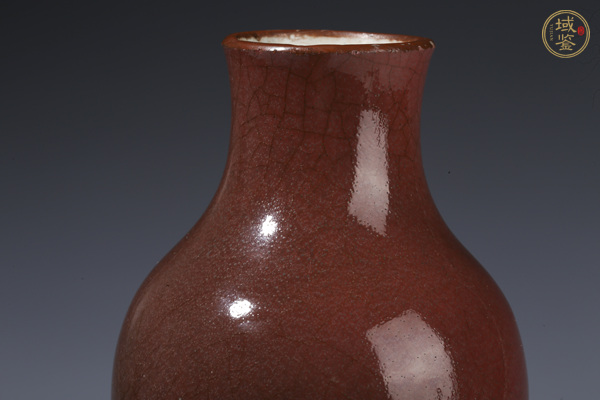 古玩陶瓷紅釉觀音瓶真品鑒賞圖