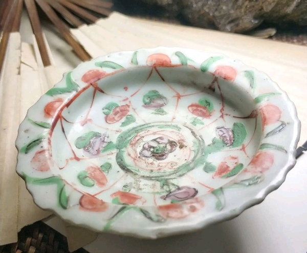 古玩陶瓷清代道光至咸豐花卉紋彩繪花口高足盤拍賣,當前價格1000元