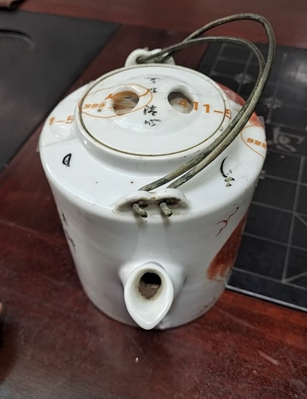 古玩陶瓷清晚礬紅少師太保壺拍賣,當前價格6500元