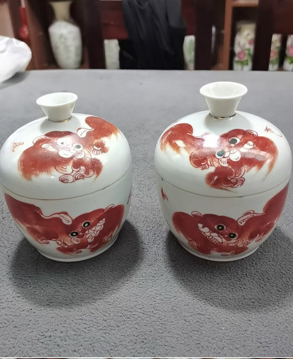 古玩陶瓷礬紅少師太保蓋罐一對拍賣,當前價格6000元