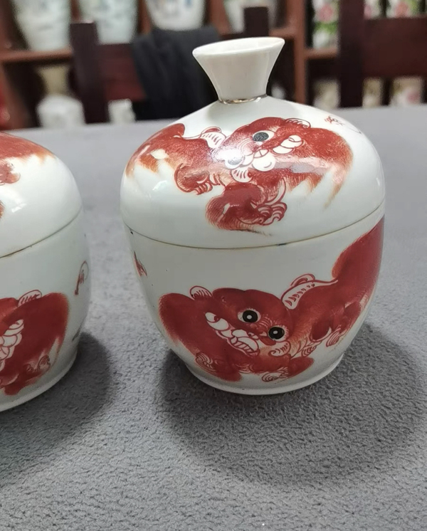 古玩陶瓷礬紅少師太保蓋罐一對拍賣,當前價格6000元