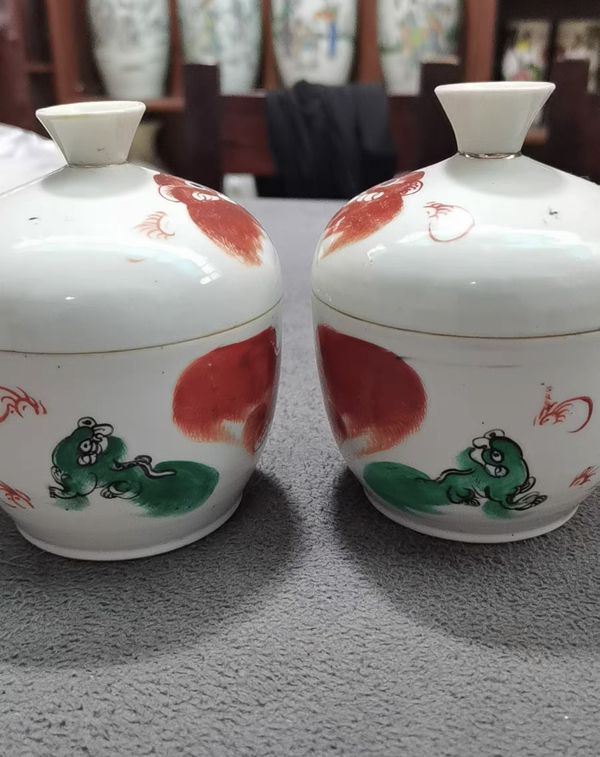 古玩陶瓷礬紅少師太保蓋罐一對拍賣,當前價格6000元