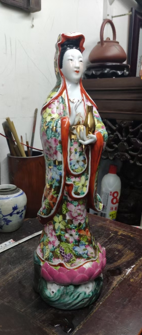 古玩轉(zhuǎn)賣創(chuàng)匯?粉彩觀音立像拍賣,當(dāng)前價(jià)格999元