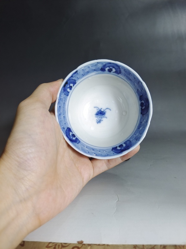 古玩陶瓷清中花蝶紋青花杯拍賣,當前價格666元