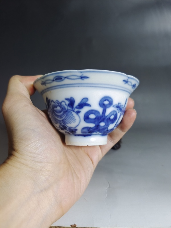 古玩陶瓷清中花蝶紋青花杯拍賣,當前價格666元